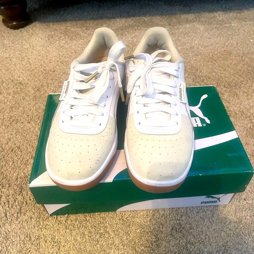 White and cream Puma California sneakers women’s size 8
 #classicsneakers